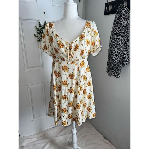 Sunflower Puff Sleeve Dress (Med) - Picture 2 of 9